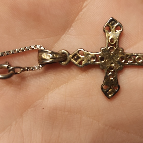 Vintage Sterling Silver Cross Necklace - Picture 4 of 4
